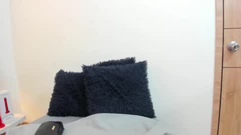 lizzie_williamss online show from 12/15/25, 03:00