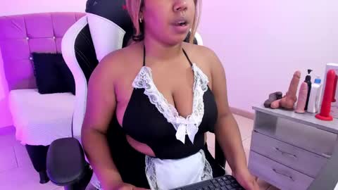 lizzie_williamss online show from 04/14/26, 03:01