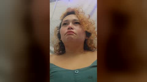 lizzyice8 online show from 12/18/25, 01:22