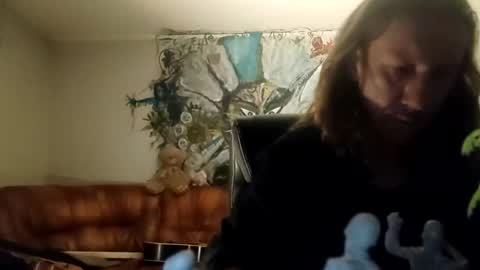 lkonig504475 online show from 10/21/25, 10:32