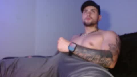 Snapshot of lliamm_2 chatting on 10/11/25, 04:33 lliamm 2 online show from 10/11/25, 04:33