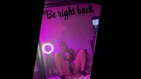 Snapshot of llilacblu chatting on 02/20/26, 01:24 Lillac online show from 02/20/26, 01:24