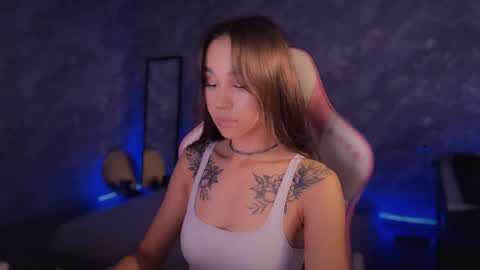 Snapshot of lnnsfw chatting on 12/01/25, 04:12 Linn my new page online show from 12/01/25, 04:12