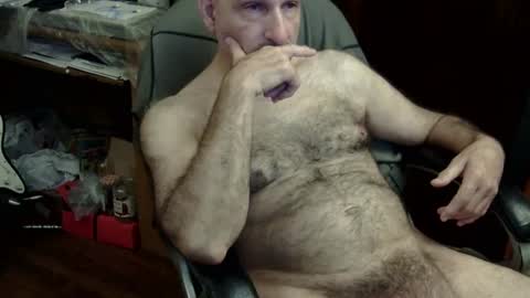 loades182025 online show from 09/27/25, 05:23