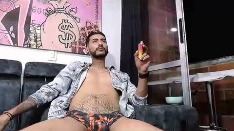 lobocruzlatino online show from 02/04/25, 08:24