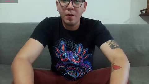 Snapshot of lobomx19 chatting on 06/15/26, 11:51 Lobo online show from 06/15/26, 11:51
