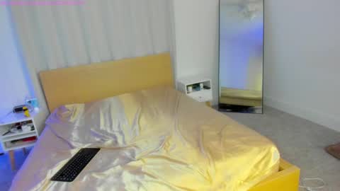 lolo 3 online show from 02/25/25, 05:52