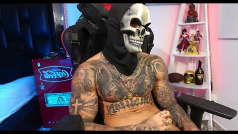 logan_hugh8 online show from 12/19/24, 11:57