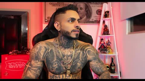 logan_hugh8 online show from 12/27/24, 10:23