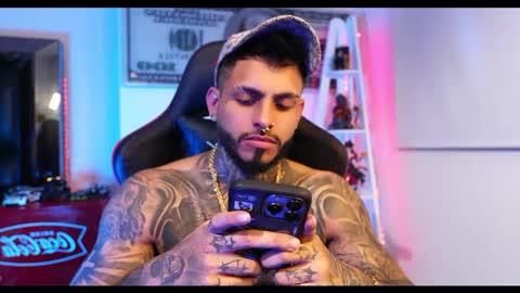 logan_hugh8 online show from 03/02/25, 09:31