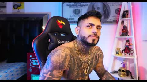 logan_hugh8 online show from 03/03/25, 10:17