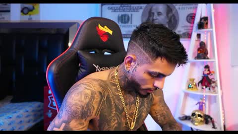 logan_hugh8 online show from 03/03/25, 01:20