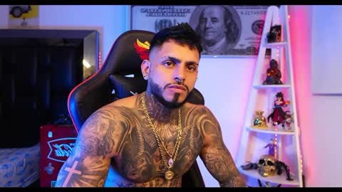 logan_hugh8 online show from 03/05/25, 07:05