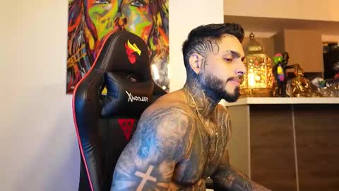 logan_hugh8 online show from 09/23/25, 04:37