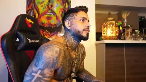 logan_hugh8 online show from 10/07/25, 05:26