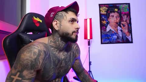 logan_hugh8 online show from 11/04/25, 06:45