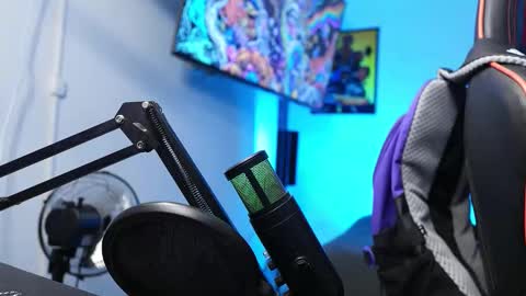 logan_hugh8 online show from 02/13/26, 02:51