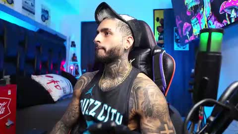 logan_hugh8 online show from 02/23/26, 06:00