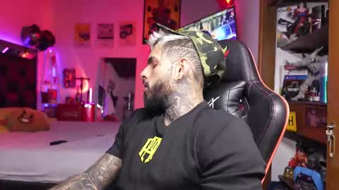 logan_hugh8 online show from 03/19/26, 04:38