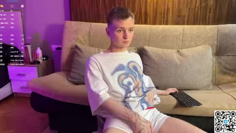 Snapshot of logan_mett chatting on 05/27/26, 03:42 Logan online show from 05/27/26, 03:42