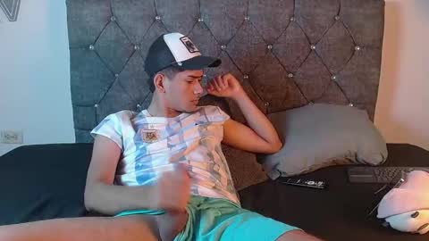 Snapshot of logan_willyams_ chatting on 10/18/25, 10:21 logan_willyams_ online show from 10/18/25, 10:21