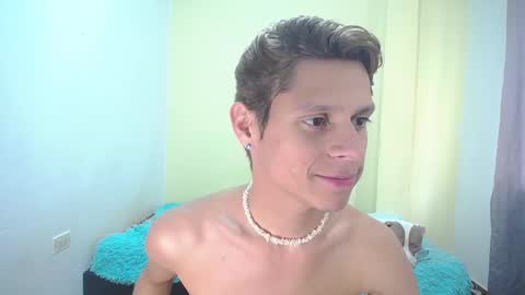 Snapshot of loganevans8 chatting on 02/14/25, 08:37 Logan online show from 02/14/25, 08:37
