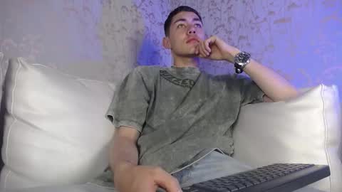 Loganfoster  online show from 11/26/25, 08:21