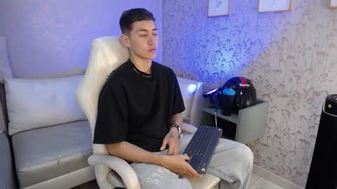 Loganfoster  online show from 12/15/25, 08:35