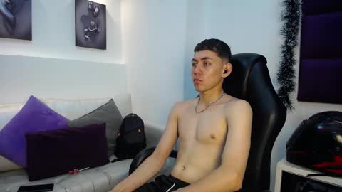 Loganfoster  online show from 12/21/25, 08:16