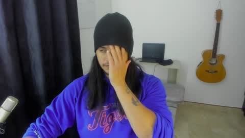 Logan online show from 01/11/25, 02:52