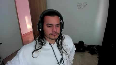 Snapshot of loganhot22 chatting on 03/01/26, 10:01 Logan online show from 03/01/26, 10:01