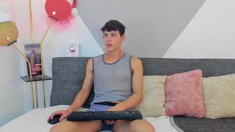 loganoficialx online show from 12/21/24, 07:56