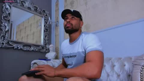 Snapshot of logansimmons chatting on 10/06/25, 03:26 U can call me Logan online show from 10/06/25, 03:26