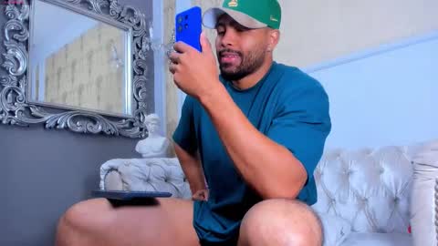 Snapshot of logansimmons chatting on 10/18/25, 03:20 U can call me Logan online show from 10/18/25, 03:20