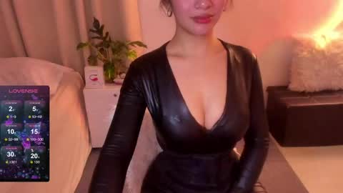 Snapshot of loisewilliams chatting on 05/08/26, 11:32 Mistress L online show from 05/08/26, 11:32