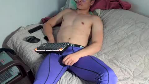 Snapshot of loitonon chatting on 10/27/25, 12:36 WindMaster whole online show from 10/27/25, 12:36