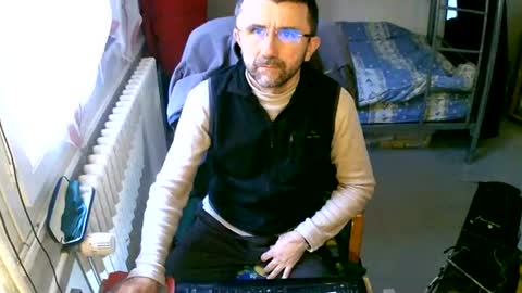 Snapshot of lokoum39 chatting on 12/11/24, 11:19 lokoum39 online show from 12/11/24, 11:19