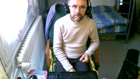 Snapshot of lokoum39 chatting on 12/13/24, 10:41 lokoum39 online show from 12/13/24, 10:41