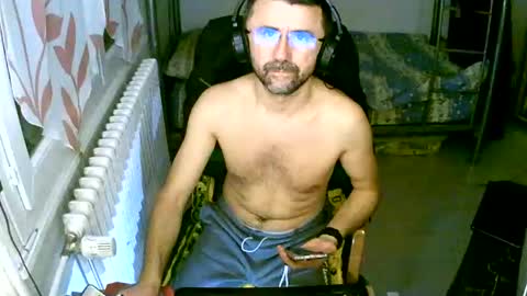 Snapshot of lokoum39 chatting on 12/16/24, 06:27 lokoum39 online show from 12/16/24, 06:27