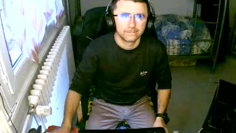 Snapshot of lokoum39 chatting on 12/24/24, 03:58 lokoum39 online show from 12/24/24, 03:58