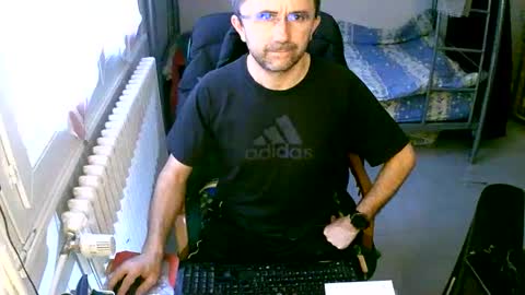 Snapshot of lokoum39 chatting on 12/28/24, 03:37 lokoum39 online show from 12/28/24, 03:37