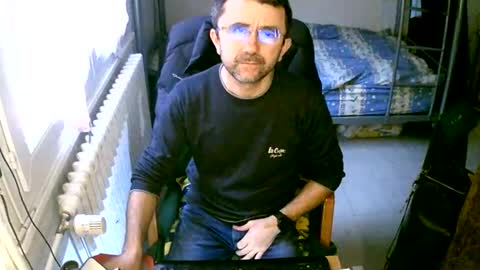 Snapshot of lokoum39 chatting on 01/08/25, 12:15 lokoum39 online show from 01/08/25, 12:15