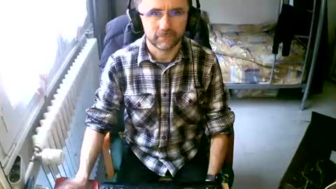 Snapshot of lokoum39 chatting on 02/11/25, 11:21 lokoum39 online show from 02/11/25, 11:21