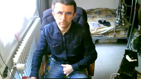 Snapshot of lokoum39 chatting on 03/11/25, 11:55 lokoum39 online show from 03/11/25, 11:55