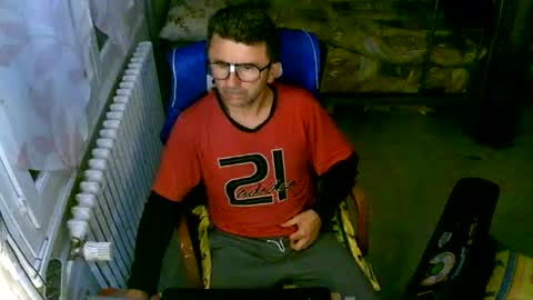 Snapshot of lokoum39 chatting on 09/18/25, 09:39 lokoum39 online show from 09/18/25, 09:39