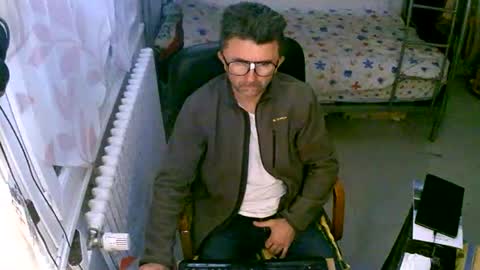 Snapshot of lokoum39 chatting on 10/16/25, 05:25 lokoum39 online show from 10/16/25, 05:25