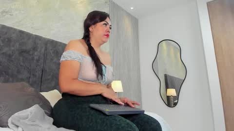 Lola Sweet online show from 09/24/25, 10:29