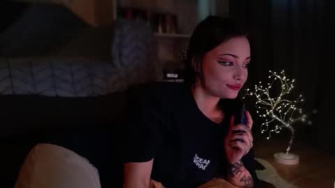 lola online show from 02/06/26, 07:23