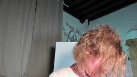 lola_belgium online show from 02/20/25, 05:40