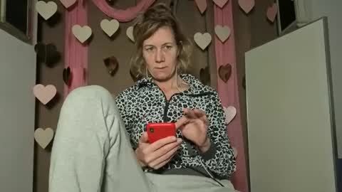 Snapshot of lola_belgium chatting on 02/08/26, 06:28 lola_belgium online show from 02/08/26, 06:28